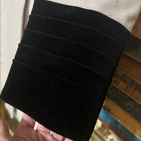 CLEAR OUT! J. Peterman Wool Women's Elegant Black and Blush Trench coat size 14 - Picture 3 of 10